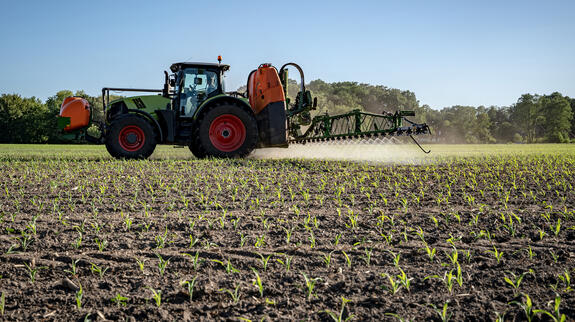 Get in touch with our JRS Experts in Fertilizers Application!